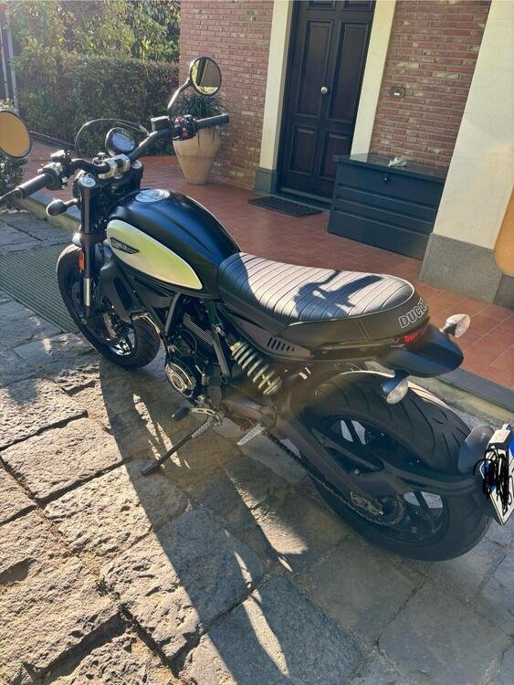Ducati Scrambler 800 Icon Dark (2020) (5)