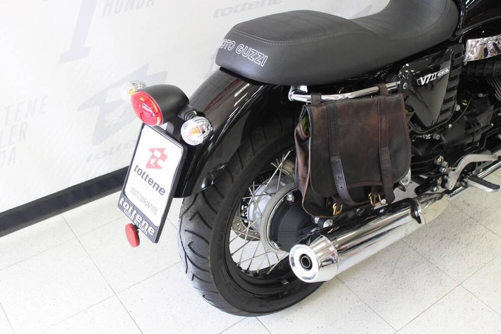 Moto Guzzi V7 II Special (2015 - 17) (2)