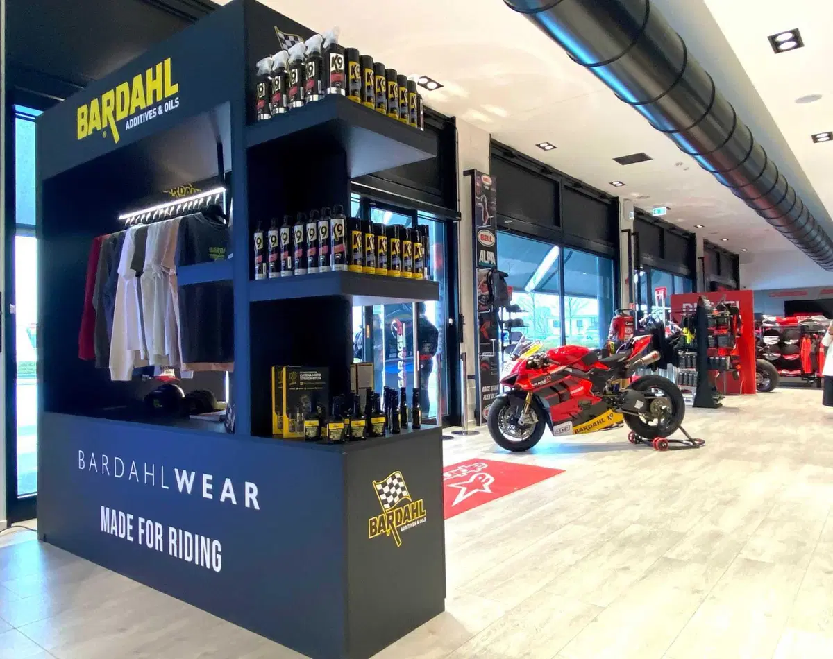 Novità primavera/estate nella collezione Bardahl Wear (6)
