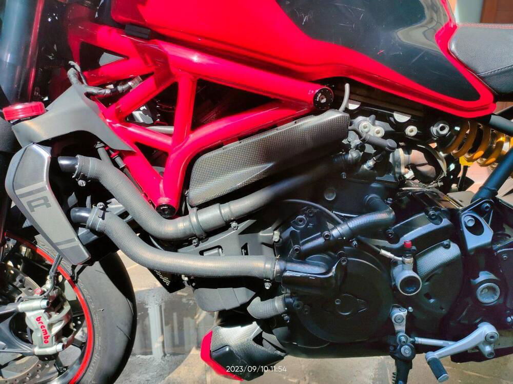 Ducati Monster 1200 R (2016 - 19) (4)