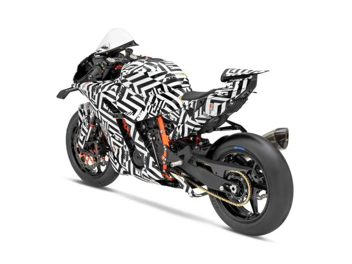 KTM 990 RC R, arriva il prototipo della sportiva carenata KTM!