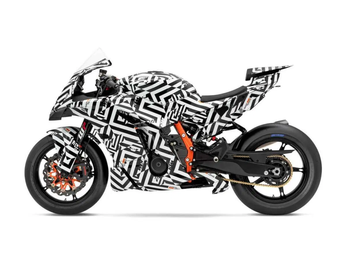 KTM 990 RC R, arriva il prototipo della sportiva carenata KTM! (3)