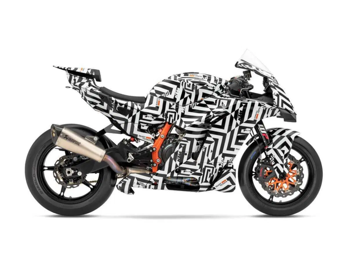 KTM 990 RC R, arriva il prototipo della sportiva carenata KTM! (4)
