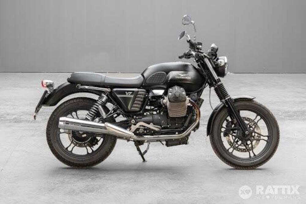 Moto Guzzi V7 Stone (2012 - 15) (3)