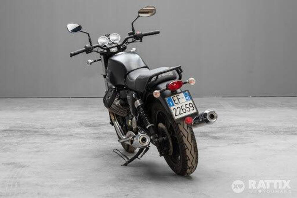 Moto Guzzi V7 II Stone (2015 - 17) (5)