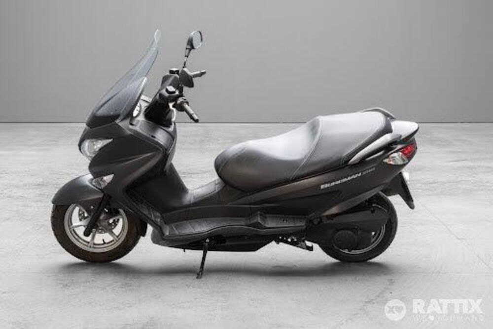 Suzuki Burgman UH 200 ABS (2014 - 16) (4)