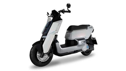 Elettrico? No, ibrido. Sym al lavoro sullo scooter PE 3 con autonomia esagerata (col trucco)