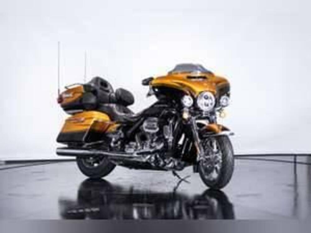 Harley-Davidson 110 Street Glide (2016) - FLHXSE (5)