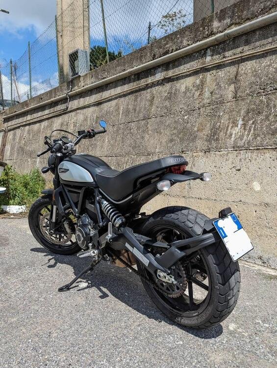 Ducati Scrambler 800 Icon Dark (2020) (5)