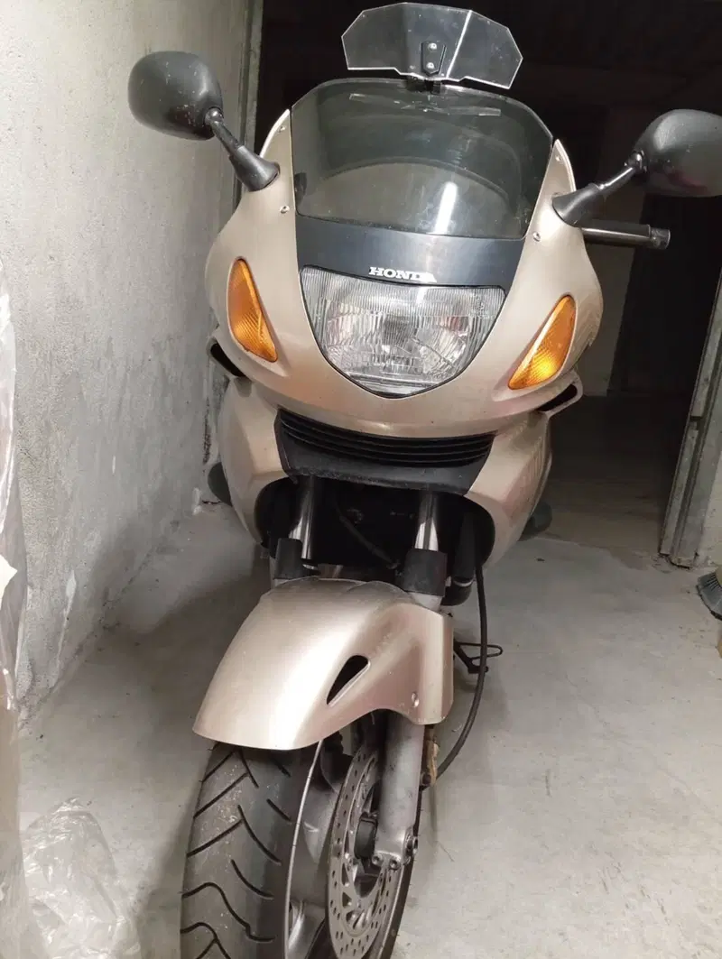 Honda Deauville 650 (1998 - 01) (11)