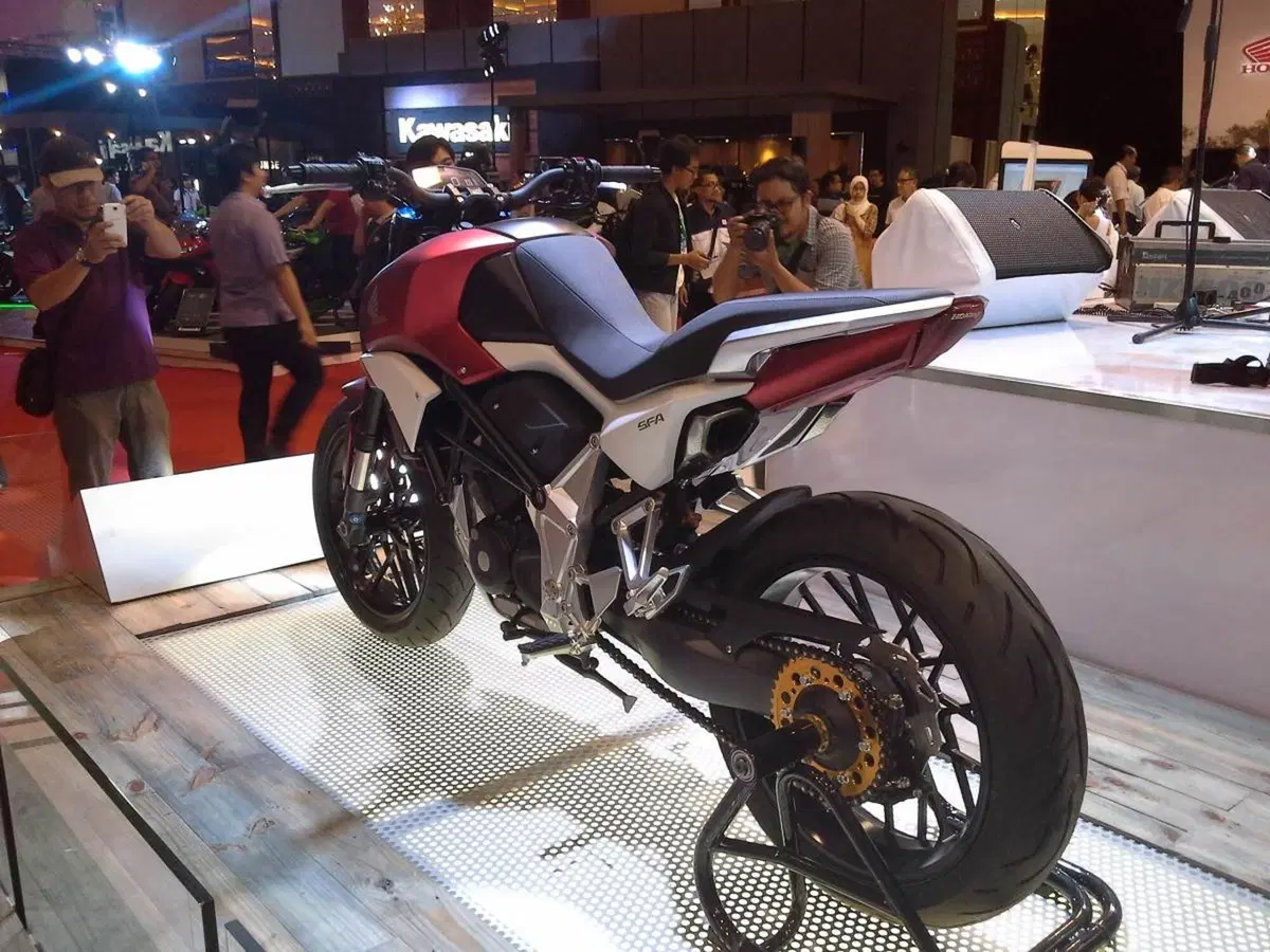 Honda SFA Concept all'Osaka Motor Cycle Show (3)
