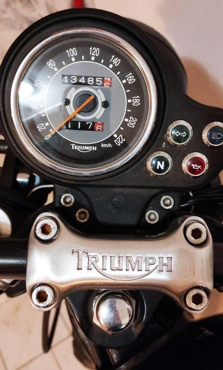 Triumph Bonneville T100 (2001 - 07) (5)