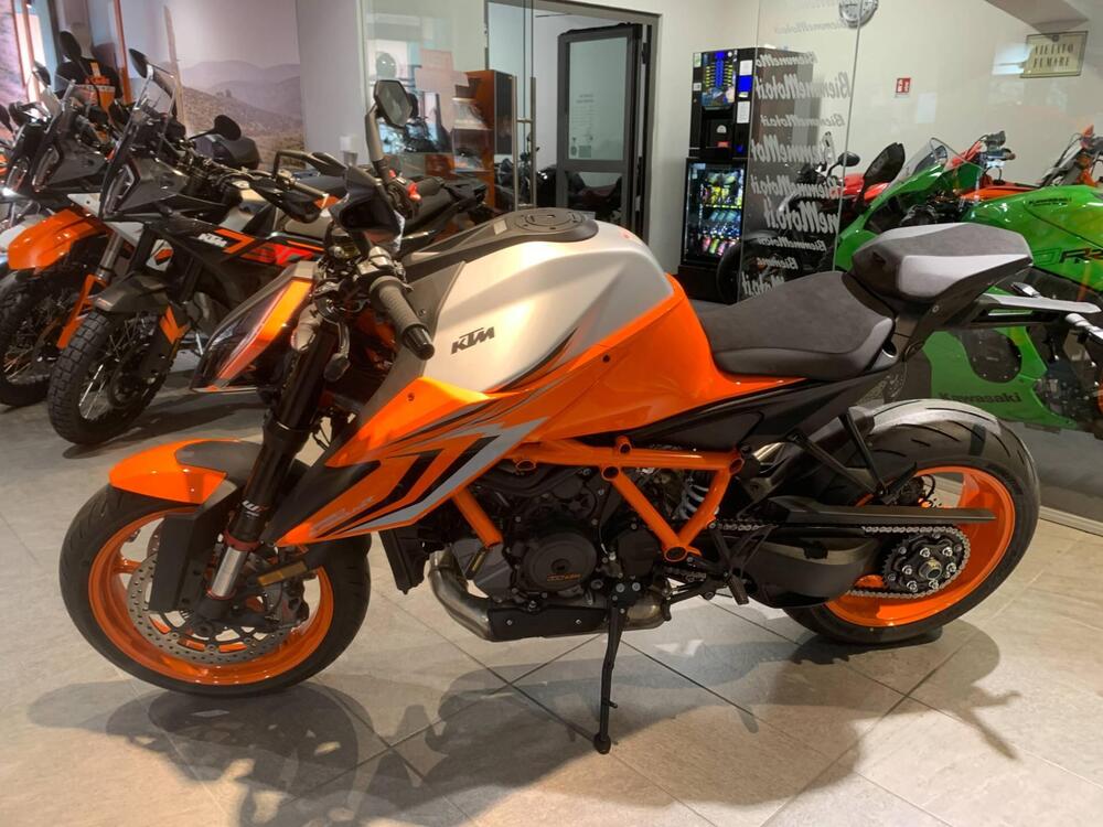 KTM 1290 Super Duke R (2022 - 23) (3)