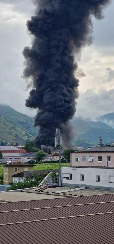 Maxi incendio a Bolzano: Alpitronic in fiamme