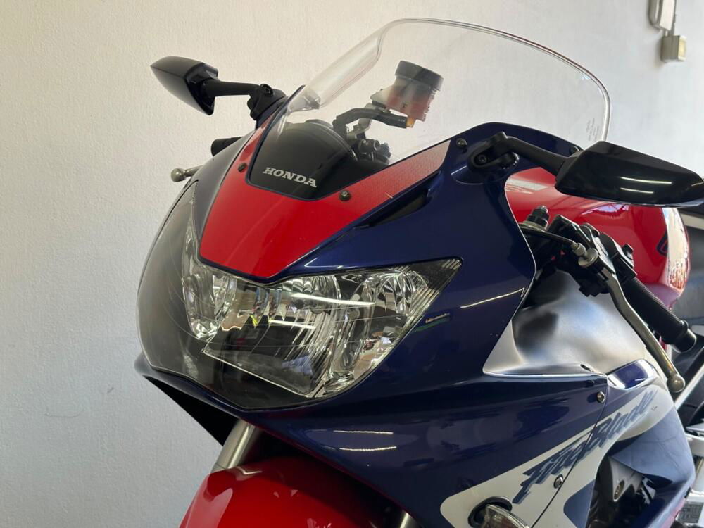 Honda CBR 900 RR Fireblade (2000 - 01) (3)