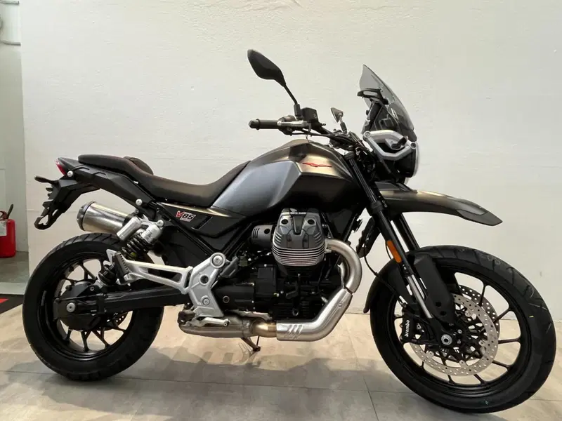 Moto Guzzi V85 Strada (2024 - 26)
