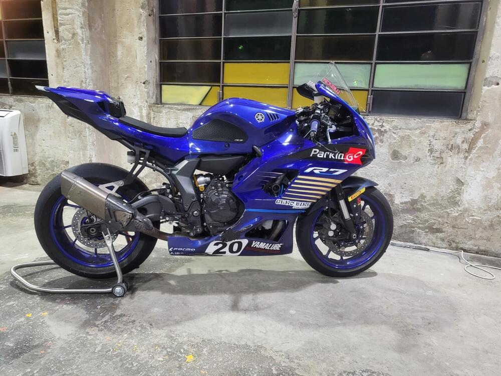 Yamaha YZF R7 (2021 - 24) (2)