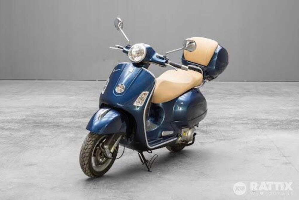 Vespa GTS 300 Touring ABS (2014 - 16) (2)