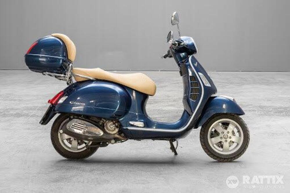 Vespa GTS 300 Touring ABS (2014 - 16) (3)