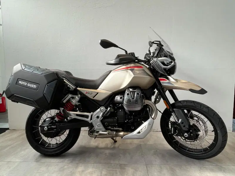 Moto Guzzi V85 TT Travel (2024 - 26)