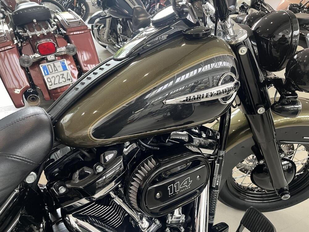 Harley-Davidson 114 Heritage Classic (2018 - 20) - FLHCS (3)