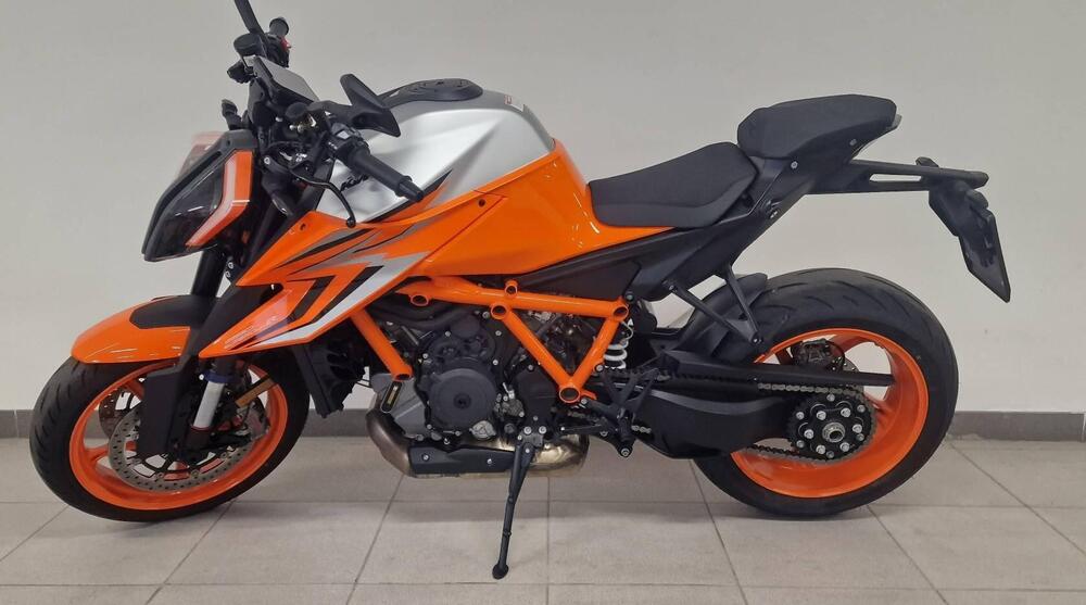 KTM 1290 Super Duke R (2022 - 23) (2)