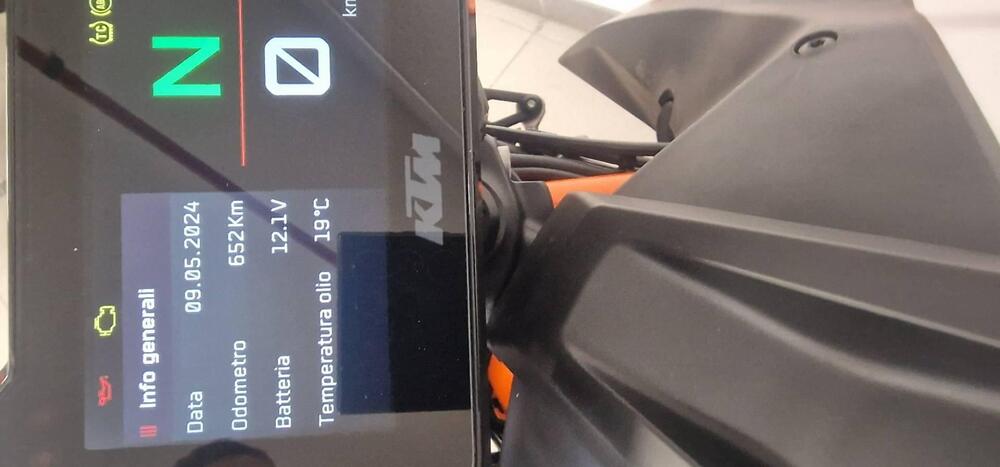 KTM 1290 Super Duke R (2022 - 23) (3)