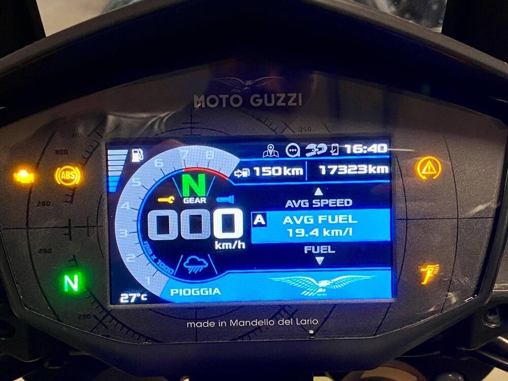Moto Guzzi V85 TT Travel (2020) (5)