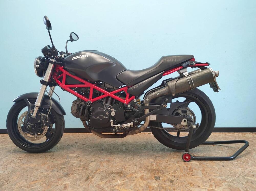 Ducati Monster 695 (2006 - 08) (4)