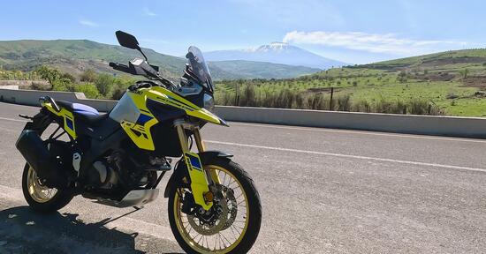 Coast to Coast con la Suzuki V-Strom 1050DE: in Sicilia sulle strade della Targa Florio