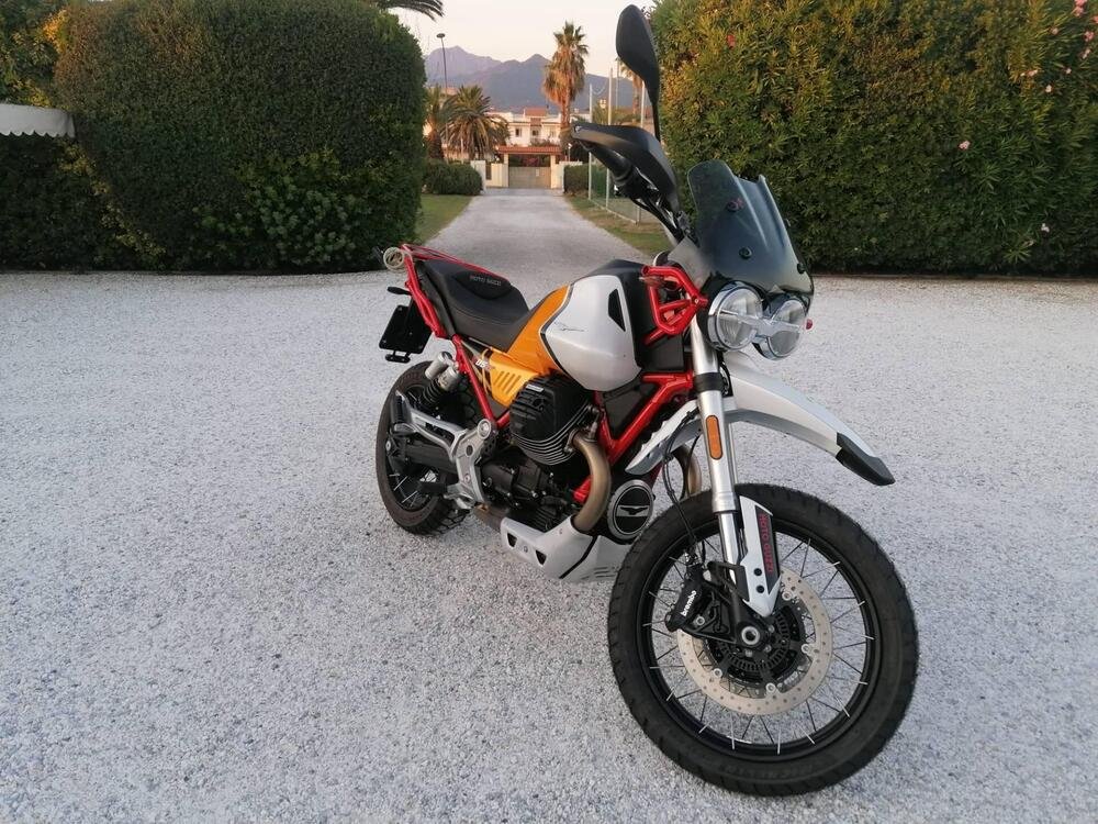 Moto Guzzi V85 TT Evocative Graphics (2021 - 23)
