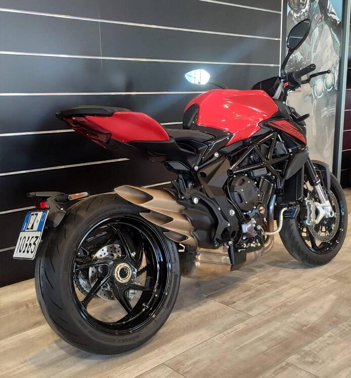 MV Agusta Brutale 800 Rosso (2021 - 23) (3)