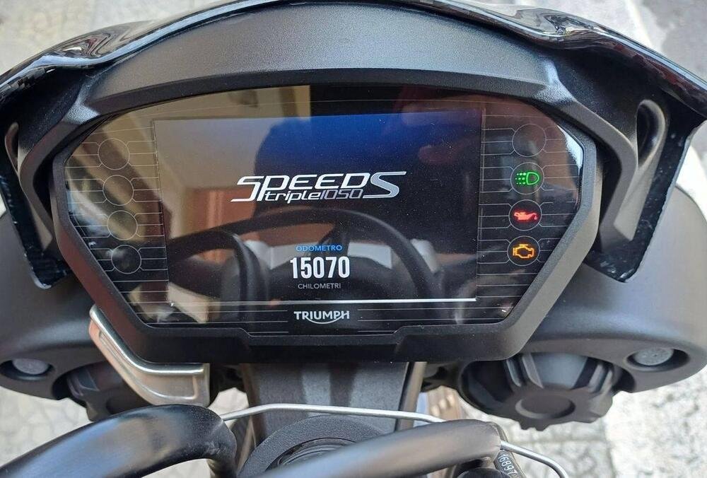 Triumph Speed Triple 1050 S (2018 - 20) (4)