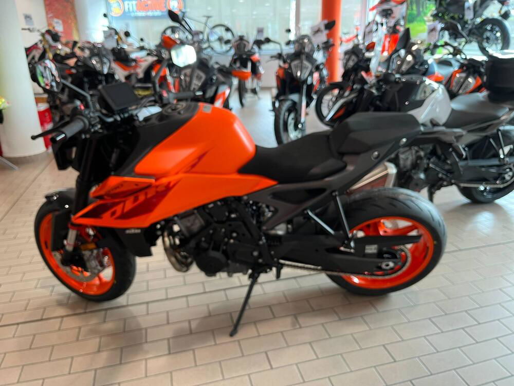 KTM 990 Duke (2024)