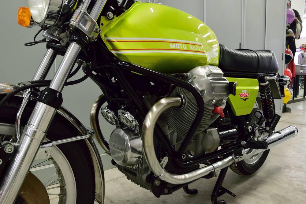 Moto Guzzi V7 Sport 750 (4)