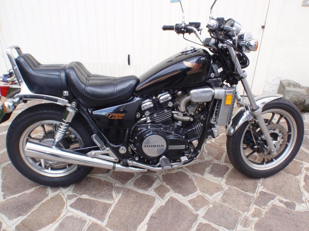 Honda VF 750 C (2)