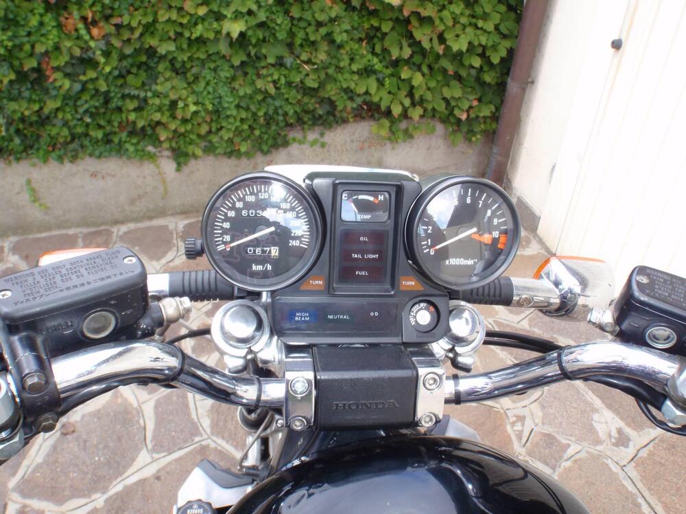 Honda VF 750 C (5)