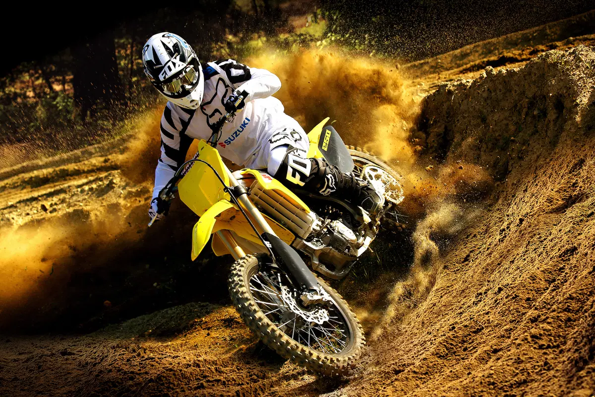Suzuki RM-Z 2017 (6)