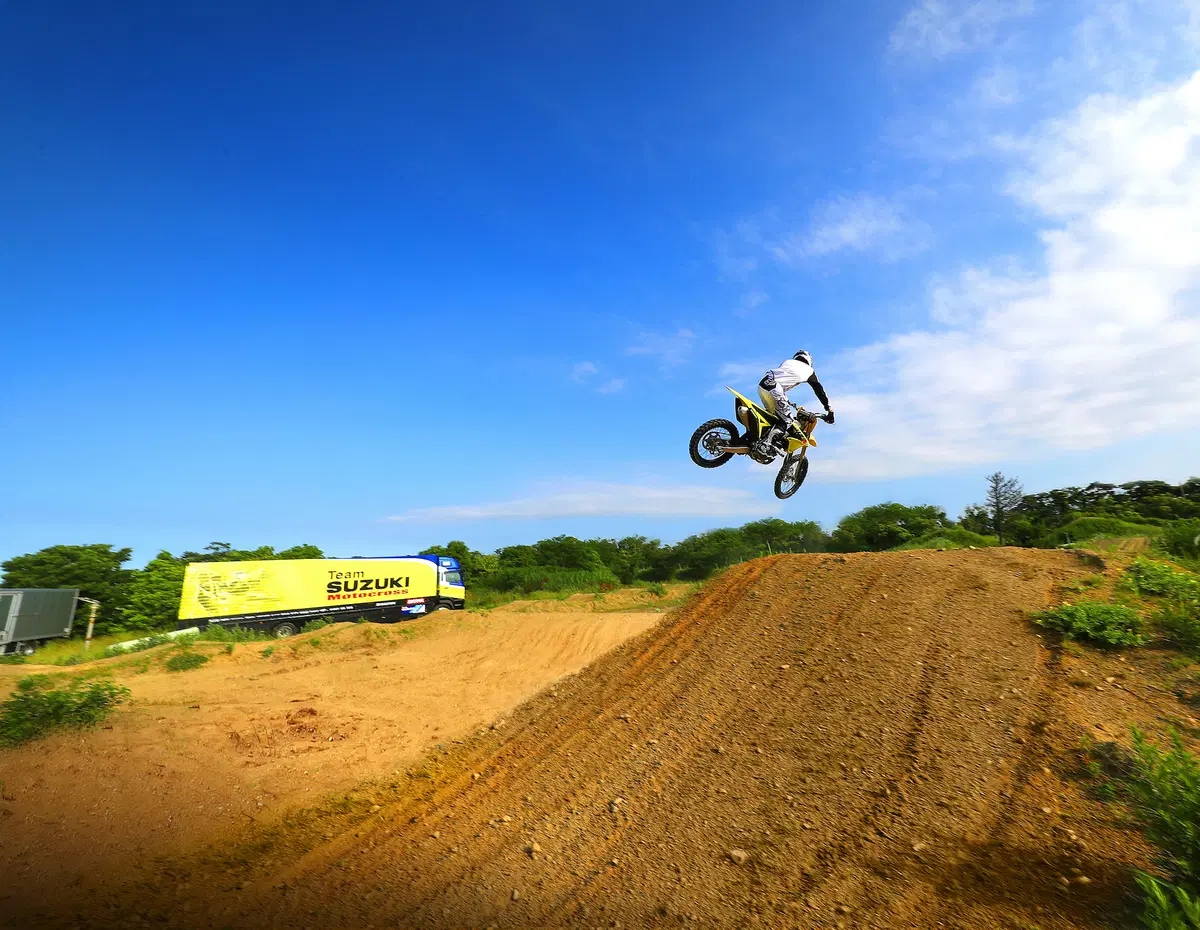 Suzuki RM-Z 2017 (8)