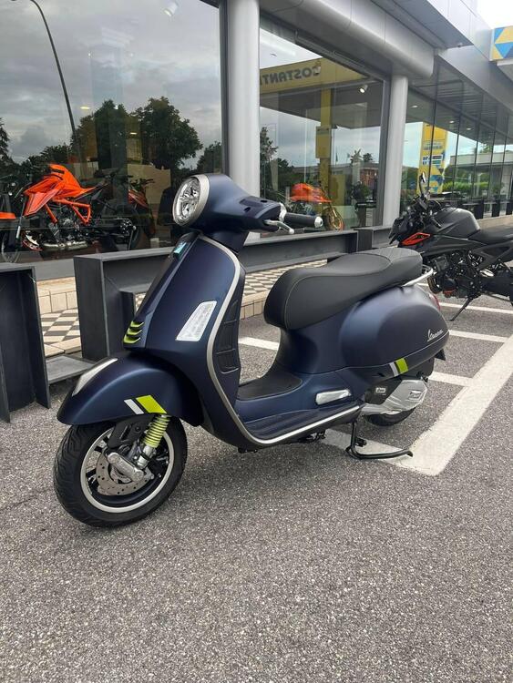 Vespa GTS 125 Super Tech (2023 - 24)