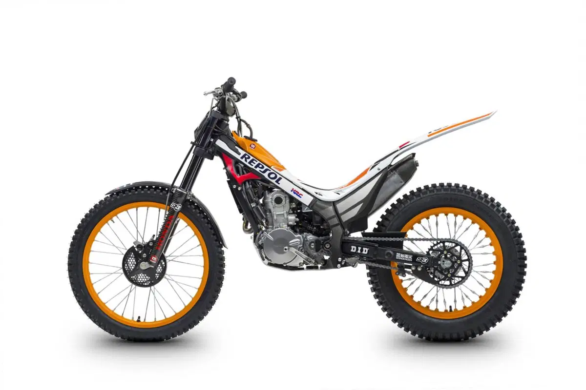 Montesa Cota 4RT e Cota Race Replica 2017 (4)