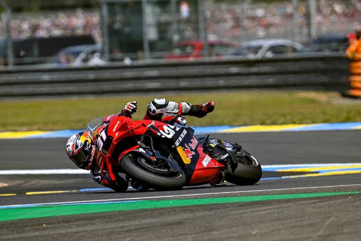 Il salvataggio di Pedro Acosta nella Sprint di Le Mans (2)
