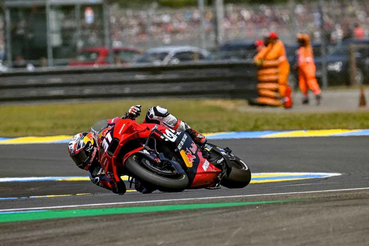 Il salvataggio di Pedro Acosta nella Sprint di Le Mans (4)
