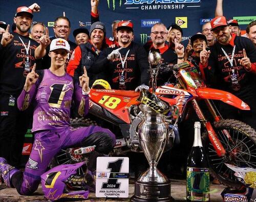 AMA Supercross 202A. A Salt Lake City si assegnano i titoli: Lawrence, Vialle e Hampshire festeggiano! [GALLERY]  (4)