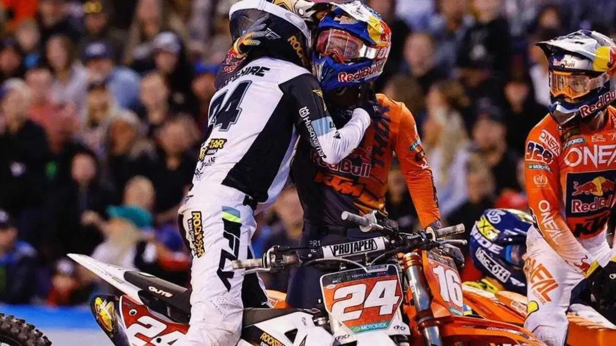 AMA Supercross 202A. A Salt Lake City si assegnano i titoli: Lawrence, Vialle e Hampshire festeggiano! [GALLERY]  (5)