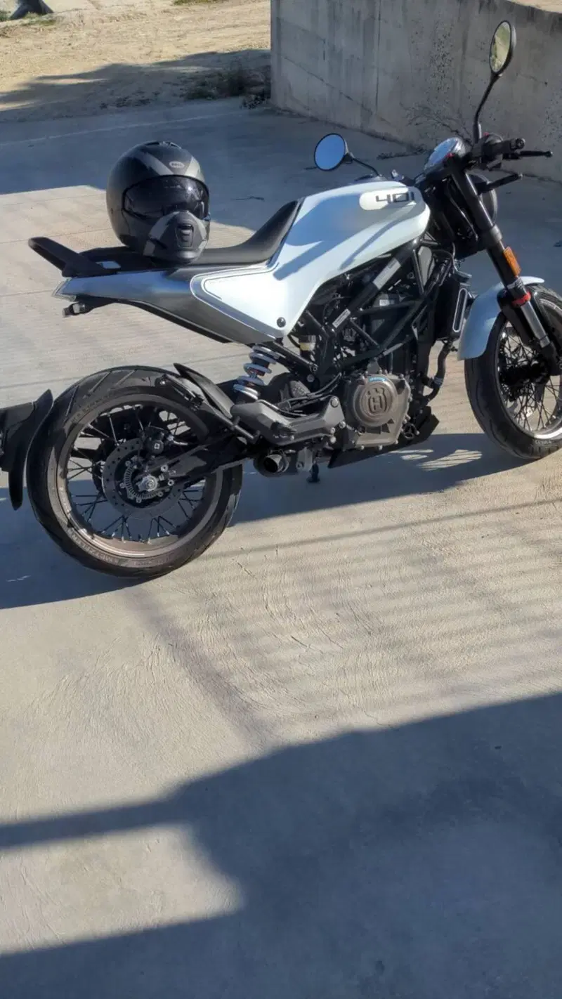 Husqvarna Vitpilen 401 (2021 - 23) (7)
