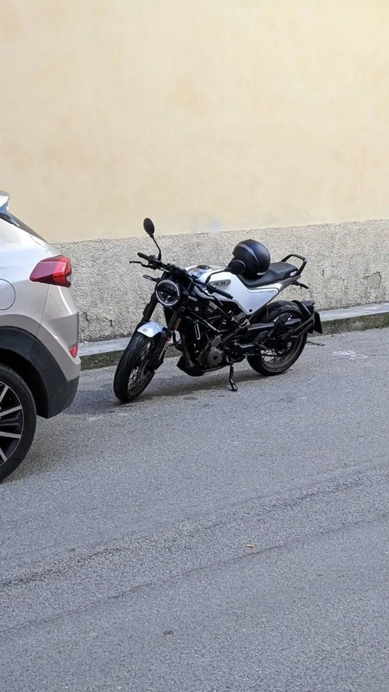 Husqvarna Vitpilen 401 (2021 - 23) (16)