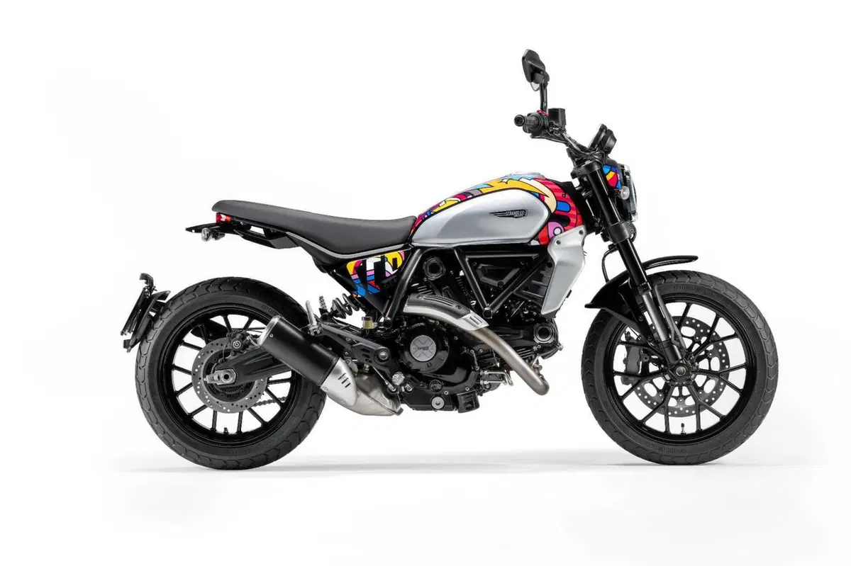 Novità da Scrambler: arrivano l kit di cover e la capsule collection Van Orton