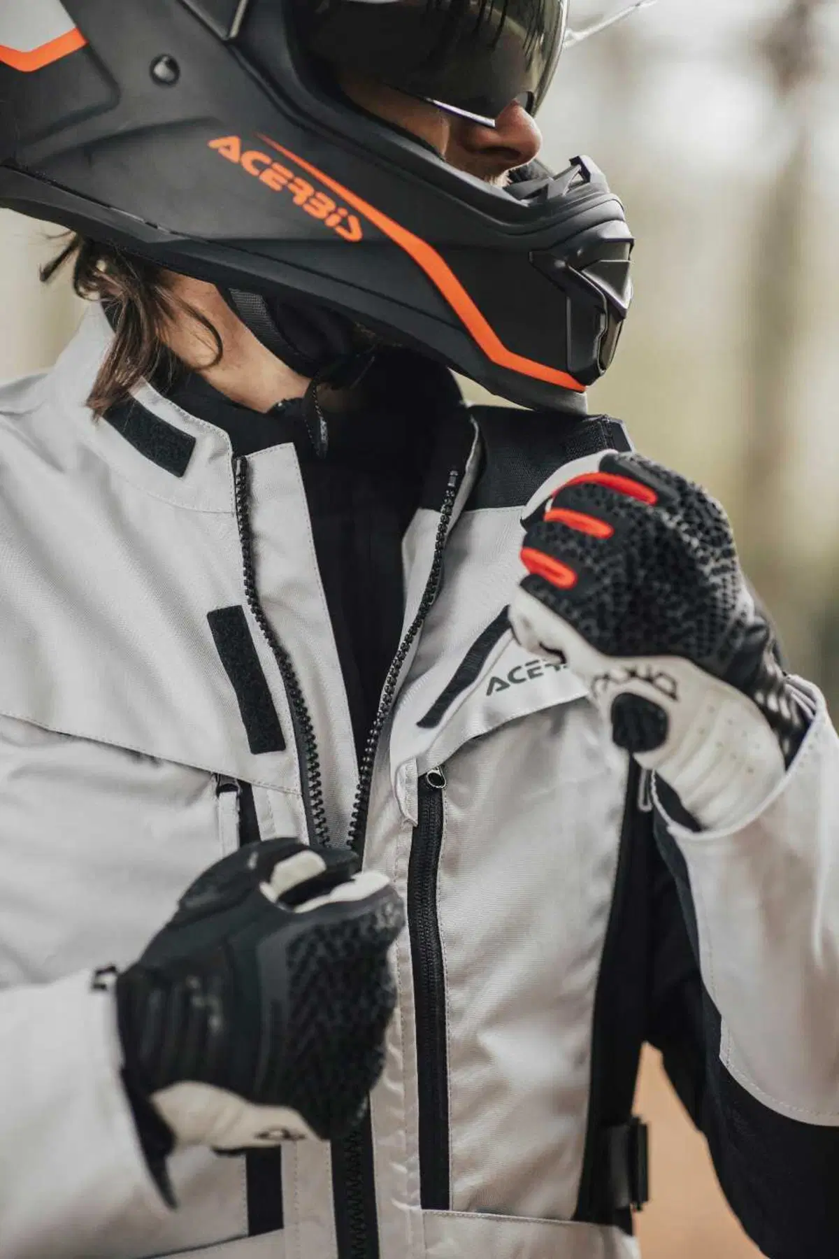 X-ROVER: ecco il nuovo completo Acerbis per l'adventouring (6)