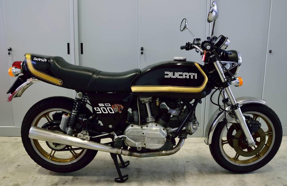 Ducati Darmah 900